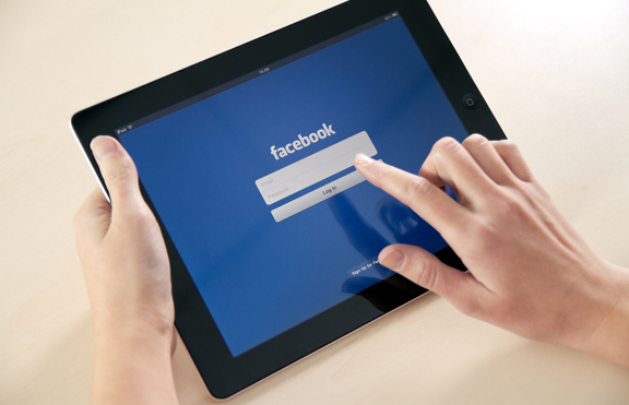 Ще успеят ли чат приложенията да изместят Facebook?