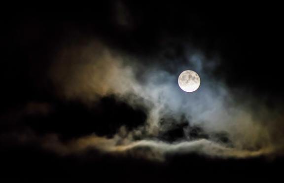 4 зодии, на които Вълчата Луна ще повлияе най-много