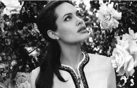 Анджелина Джоли - толерантна към възрастните