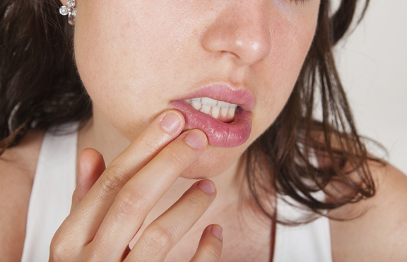 Най-често срещаните рани в и около устата
