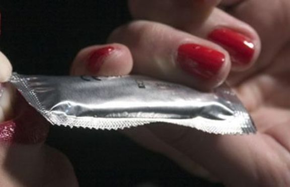 Нов вид презерватив пази жените от СПИН