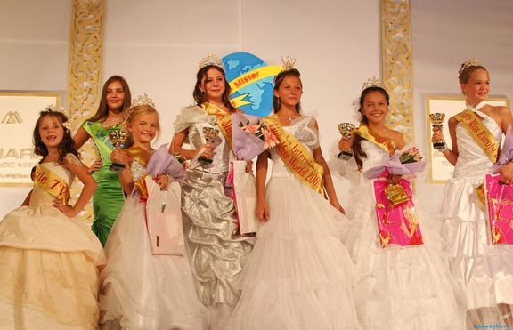 Две българки коронясани на “Little Miss World 2009” 