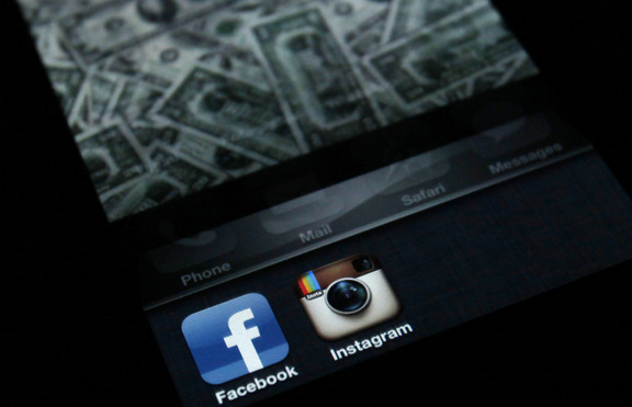Instagram е все по-популярна сред младите за сметка на Facebook и Twitter
