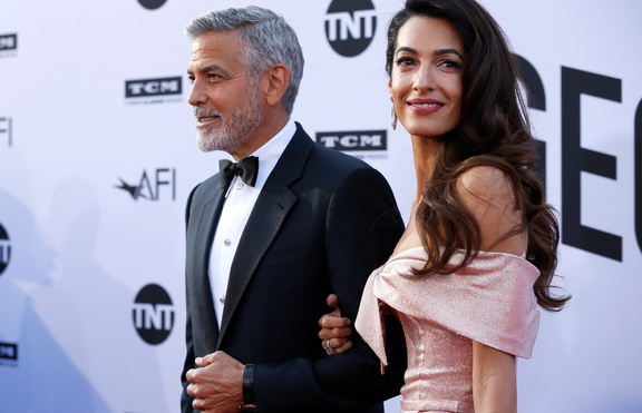 Семейство Клуни ще са кръстиници кралското бебе?