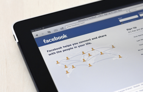 Социалната мрежа Facebook навлиза в света на блоговете