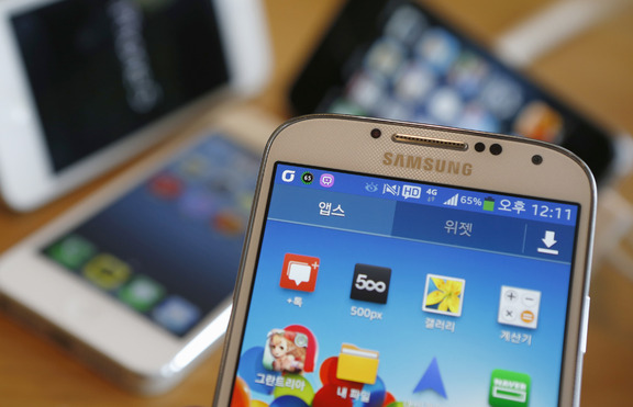 Galaxy S4 става най-бързо продавания смартфон на Samsung