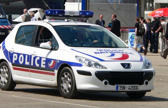 Френското правителство арестува 12 терориста