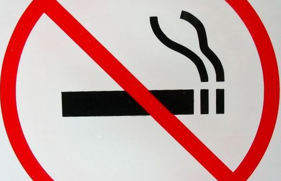 Забраняват пушенето в малките заведения