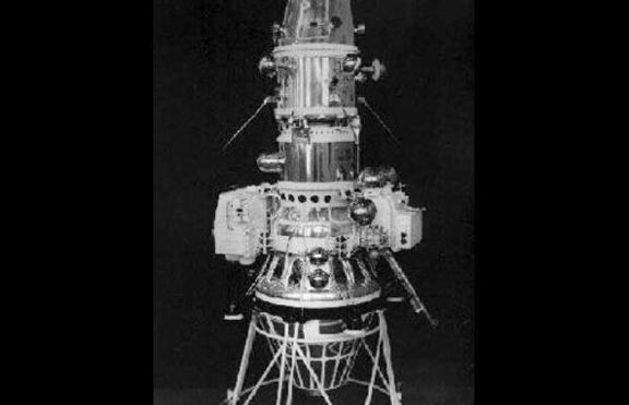 Космическият апарат Луна 10