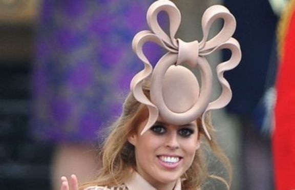 Вижте на колко бе оценена странната шапка на Беатрис