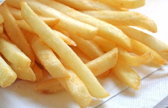 Защо се пристрастяваме към чипса и пържените картофки? 