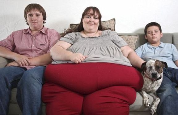 Американка гони 725 кг. - ще става най-дебелата жена в света (снимки)