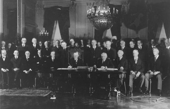 27 август 1928 година - Подписан е Пактът Келог-Бриан | Teenproblem.net