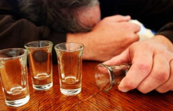Научно доказано: за пияните мъже грозни жени няма