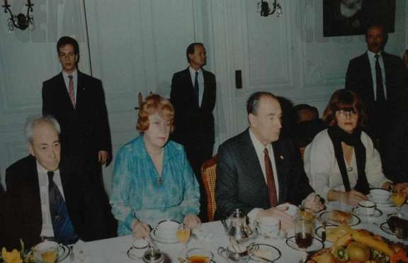 19 януари  1989 година - Закуската за Митеран с български  интелектуалци