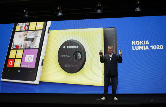 Nokia отправи закана за камера дуел към Sony 