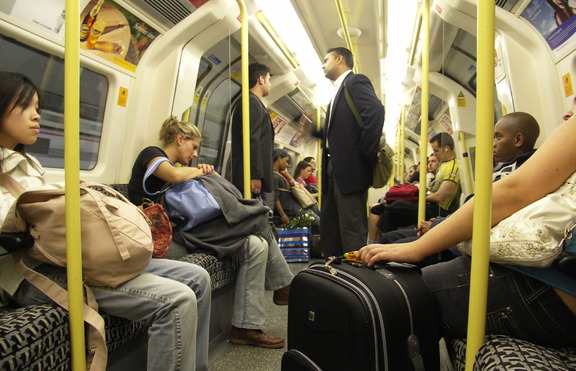 Кои са най-дразнещите пътници в градския транспорт?