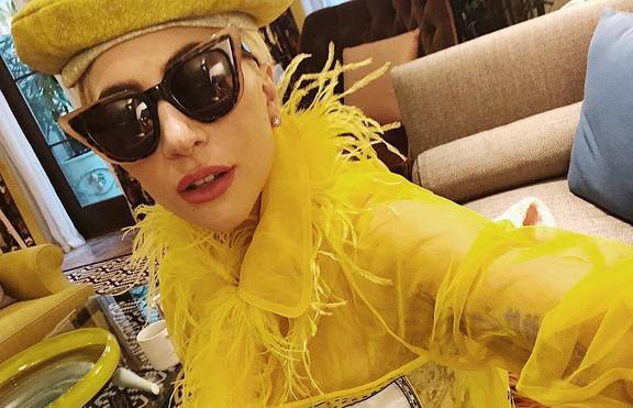 Лейди Гага превзе Вегас, облечена от идеен норвежки дизайнер
