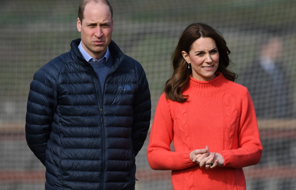 Кралицата следи внимателно Кейт Мидълтън и принц Уилям