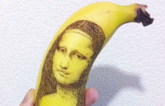 Японец прави неповторими творби върху кори от банани (+ снимки)