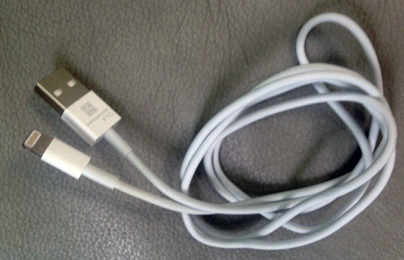 Apple с нов вид USB кабел 