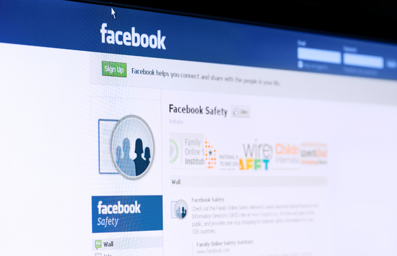 Какво се случва с Facebook профилите на хората, които са починали?