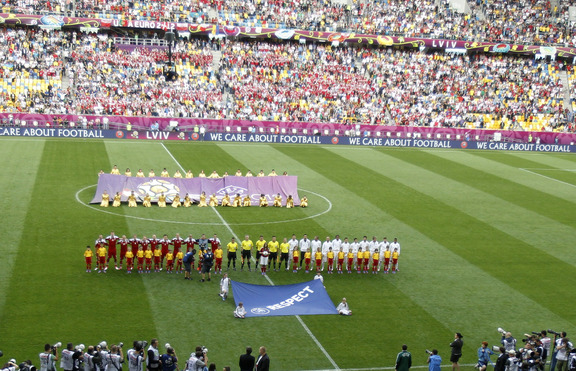 Къде на жените им е забранено да гледат Евро 2012?
