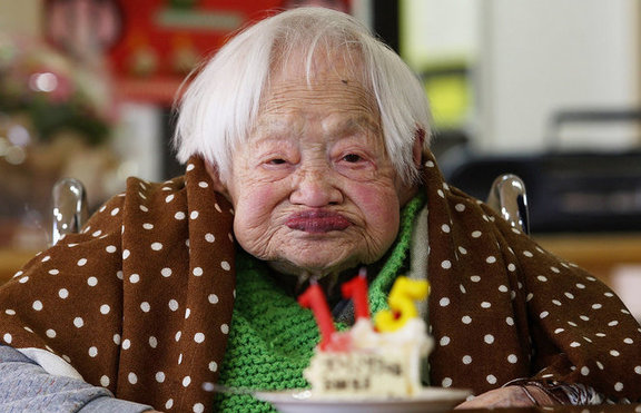 На колко години са най-възрастните хора в света ?