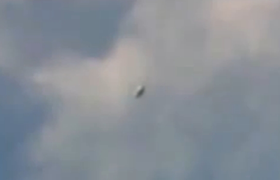 Заснеха НЛО, кръжащо над Денвър (+видео)