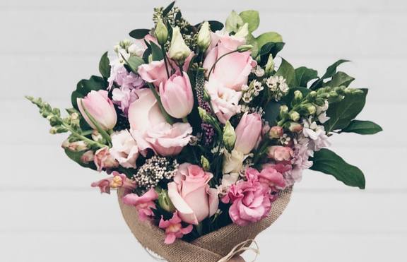 4 начина да удължите живота на цветята във ваза