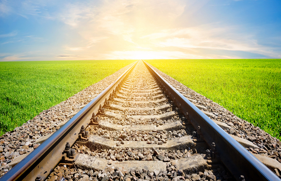 Жена бе убита от влак, докато правеше любов на железопътната линия