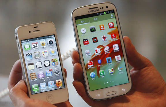 Apple осъди Samsung за 1 млрд. долара