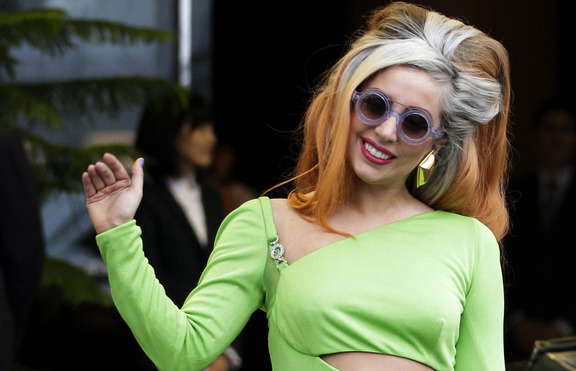 Лейди Гага повърна по време на концерт в Букурещ