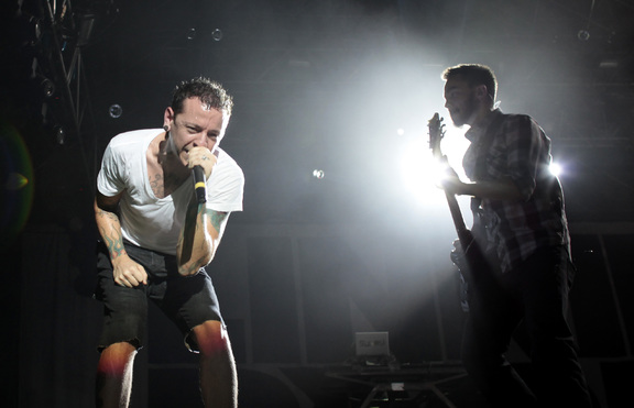 Текст на Linkin Park спаси самоубиец
