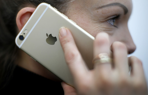 Apple може да представи по-малък iPhone?