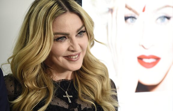 Мадона на 65 г., запозна сина си с младото гадже
