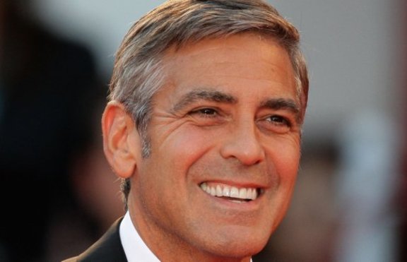 Джордж Клуни се подлага на втора операция на рамото