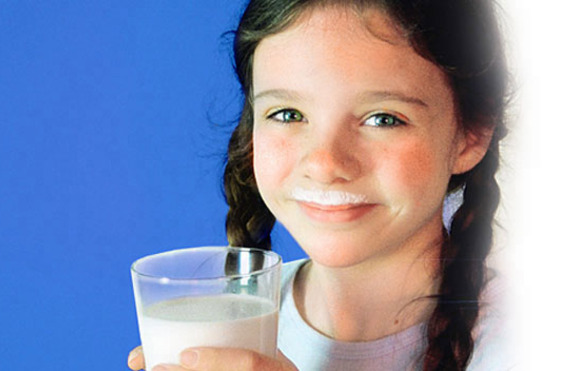 1 чаша прясно мляко на ден ни прави по-умни