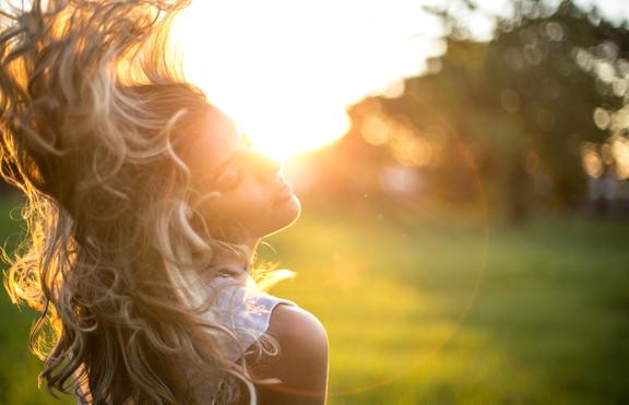 За лятото: Слънцезащитни кремове за коса