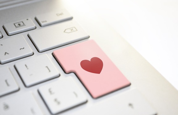 4 зодии, които са експерти в търсенето на любов онлайн