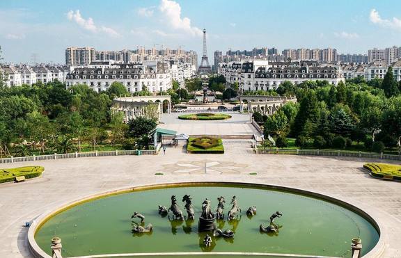 Китайците вече копират и градове: Фалшивият Париж