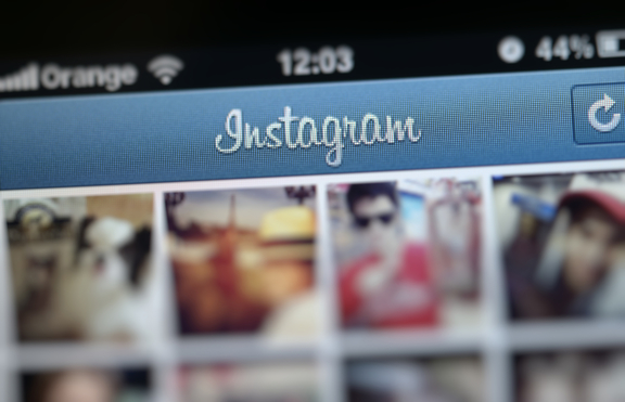 Приложението Instagram с нова функция - бори се със самоубийствата 