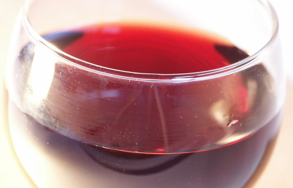 Червеното вино помага в отслабването
