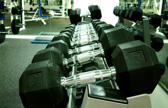 По-леки тежести за по-големи мускули