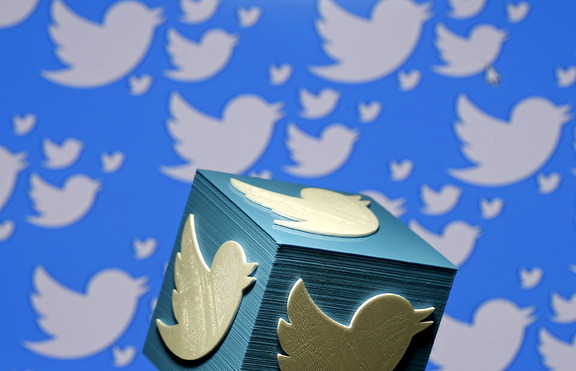 Социалната мрежа Twitter улеснява изпращането на лични туитове